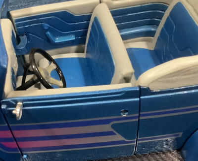 Road Signature 1/18 – Ford 1937 Convertible Bleue – Pour Restauration