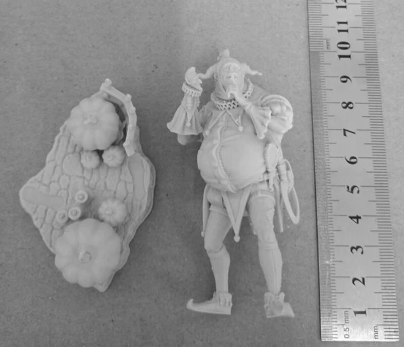 Easter Joker Full Resin Figure Model Kit 1/24 Scale Unpainted Unassembled Toys - Image 2 of 2