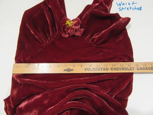 ANTICO ABITO VINTAGE ANNI 30 ROSSO TAGLIO SBIADITO SETA VELLUTO SCHIENA BASSA ABITO MED. GRANDE F7 - Foto 20 di 21