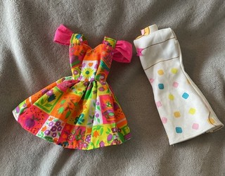 Vintage 1980er 90er Hasbro Sindy Puppenkleider inkl. Skyline Moden & Weetabix sehr guter Zustand