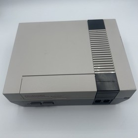 Nintendo NES System New 72 Pin +2 Controllers, Zapper Mario Duck Hunt Manual