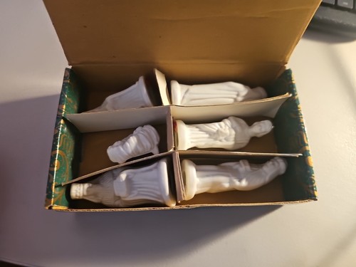Nativity Set 6 Piece Porcelain Bisque - Picture 3 of 5