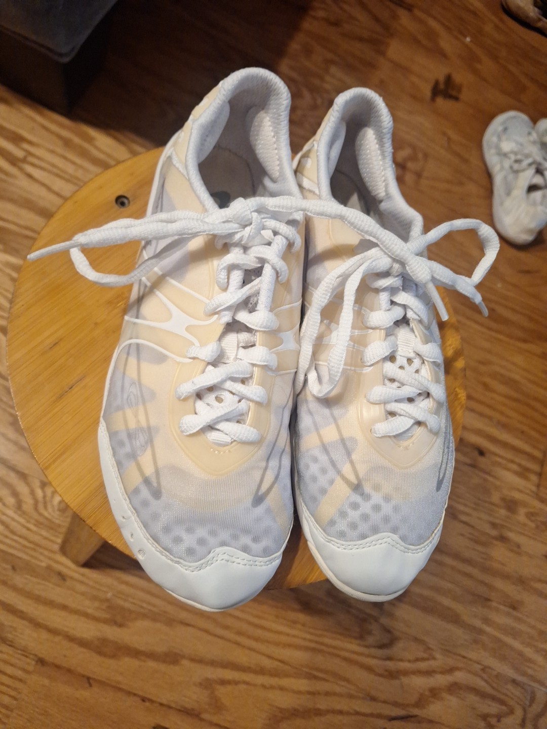 nfinity vengeance Women's Cheer Shoes  White, Size 8.5
