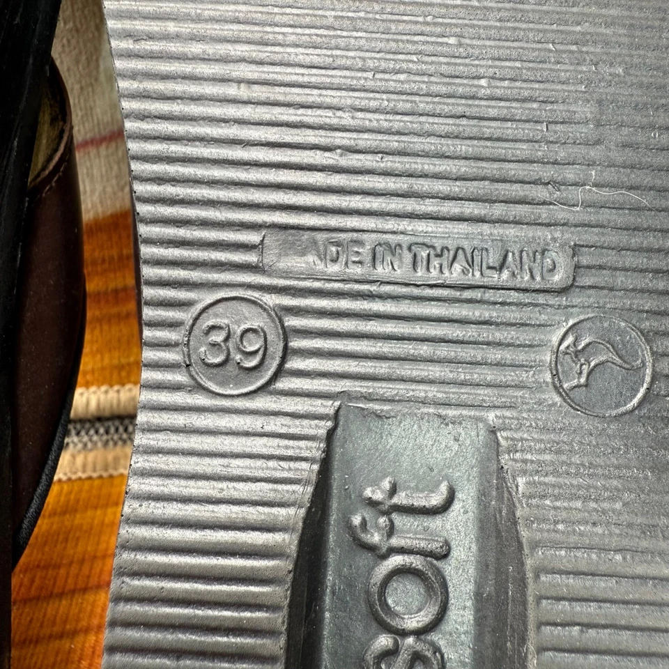 Aerosoft Womens Floral Print Wedge Flip Flops Size 8 Brown/Black Sandals  - Image 4 of 4