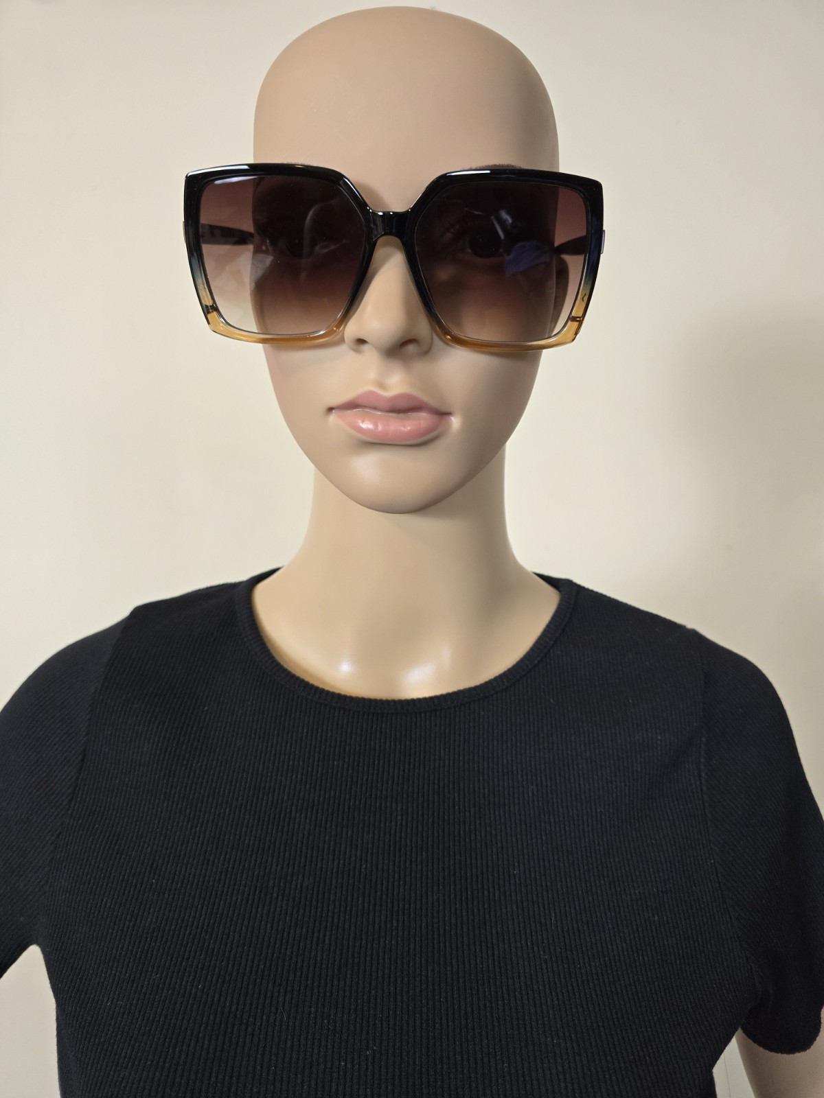 BCBGeneration  Brown Gold Gradient Sunglasses blk… - image 6