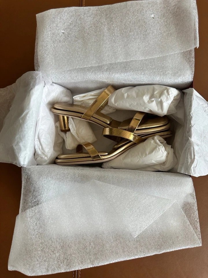 Tamara Mellon Women's Absolute 40 Gold Size 38.5 - Image 2 of 4