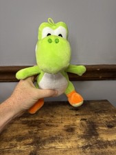 NINTENDO SUPER MARIO WORLD GREEN YOSHI 9  PLUSH OFFICIALLY LICENSED