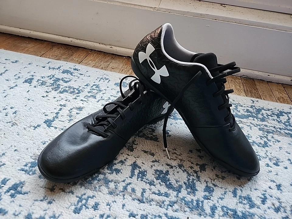 ¡Raro! Zapatos de fútbol interior Under Armour Magnetico Select talla 10 negros Foto 2 de 4