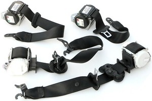 Satz Sicherheitsgurte BMW 1er E87 116i - 130i + 116d - 123d 5-Türer