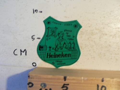 STICKER,DECAL HEINEKEN VANAF DE VELUWE PIRATEN ZENDER GLAASJE OP LAAT