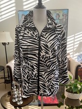 NWOT Chico's Zenergy Animal Print Zip Front Jacket Sz 1 8-10 Zip Front Pockets