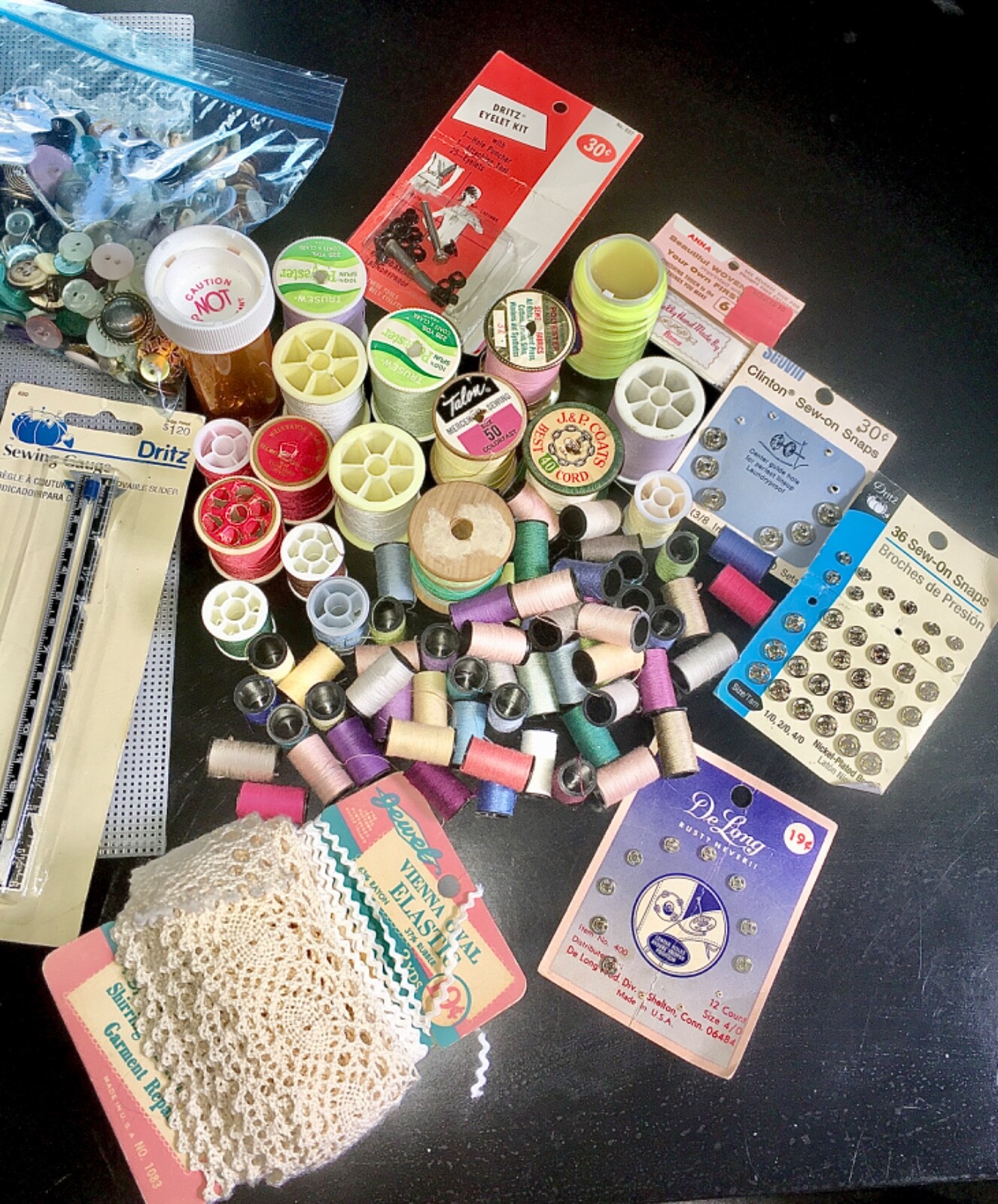 Lot Sewing Supplies / Notions / Buttons / Lace/ Hemming / Fasteners