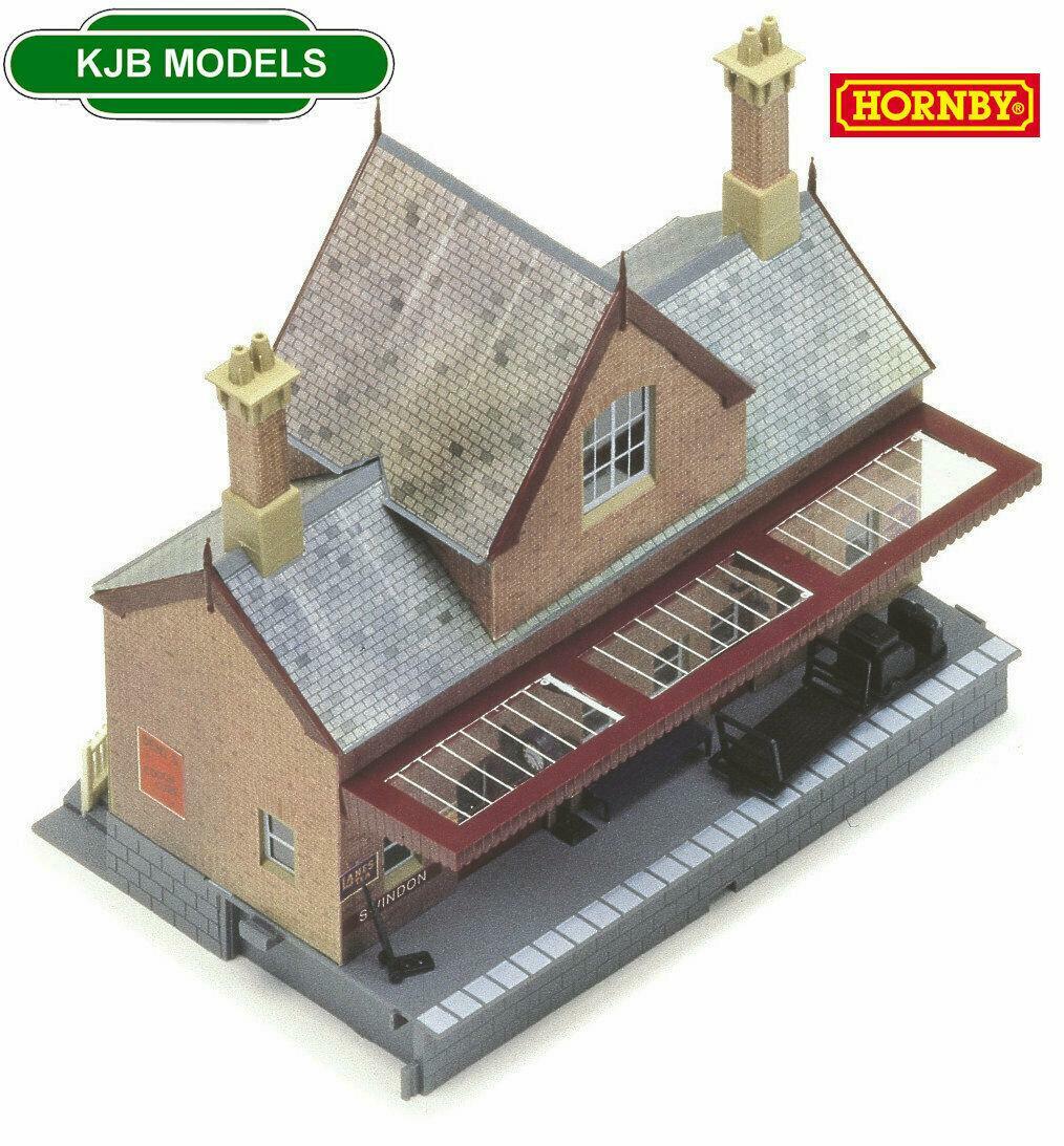 BNIB OO Gauge Hornby R8007 Booking Hall