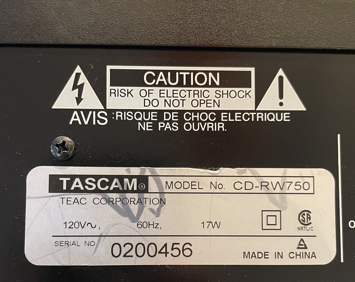TASCAM CD-RW750 CDデッキ CD-RW750 | 業務用CDレコーダー | TASCAM (日本)