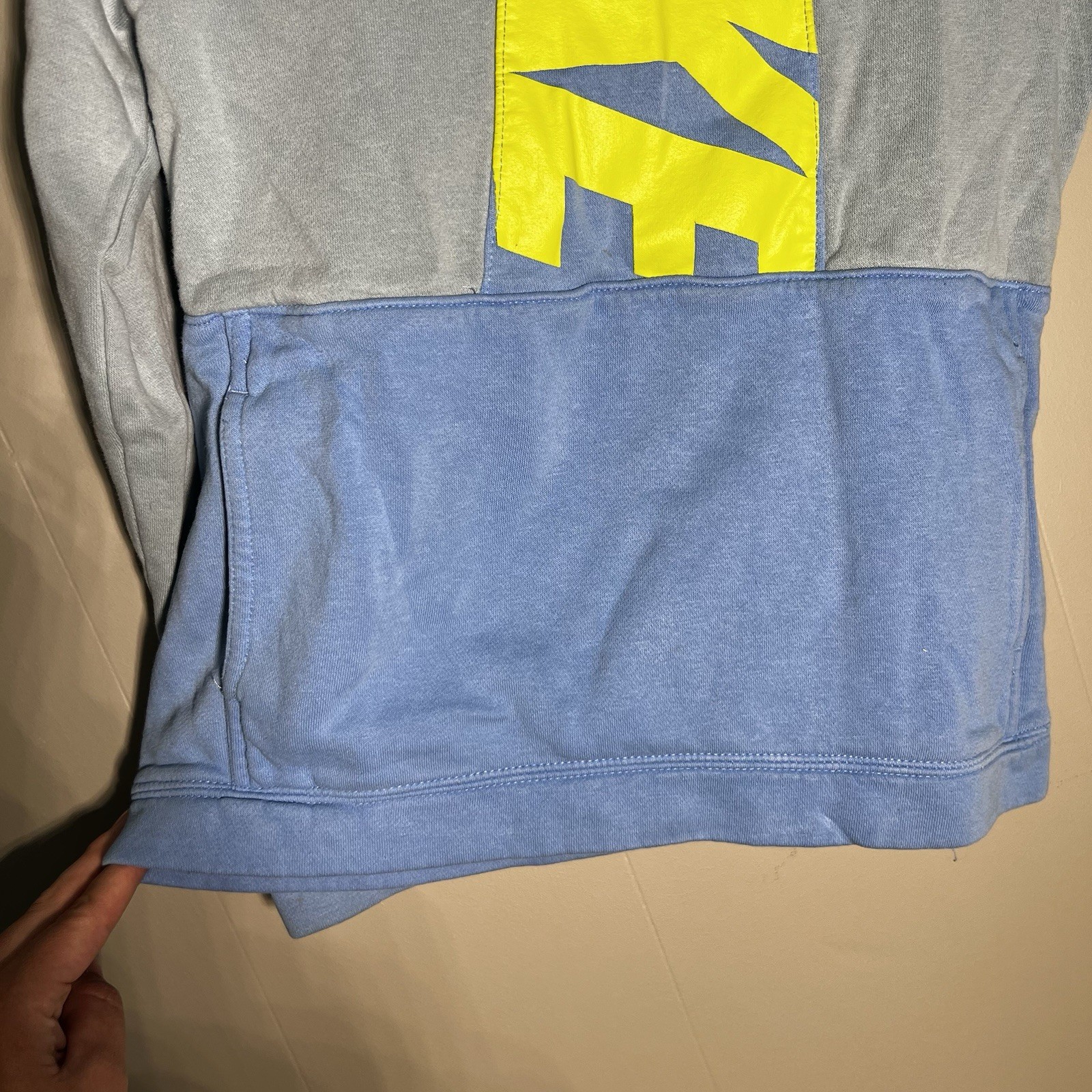 Picture 2 of 9
