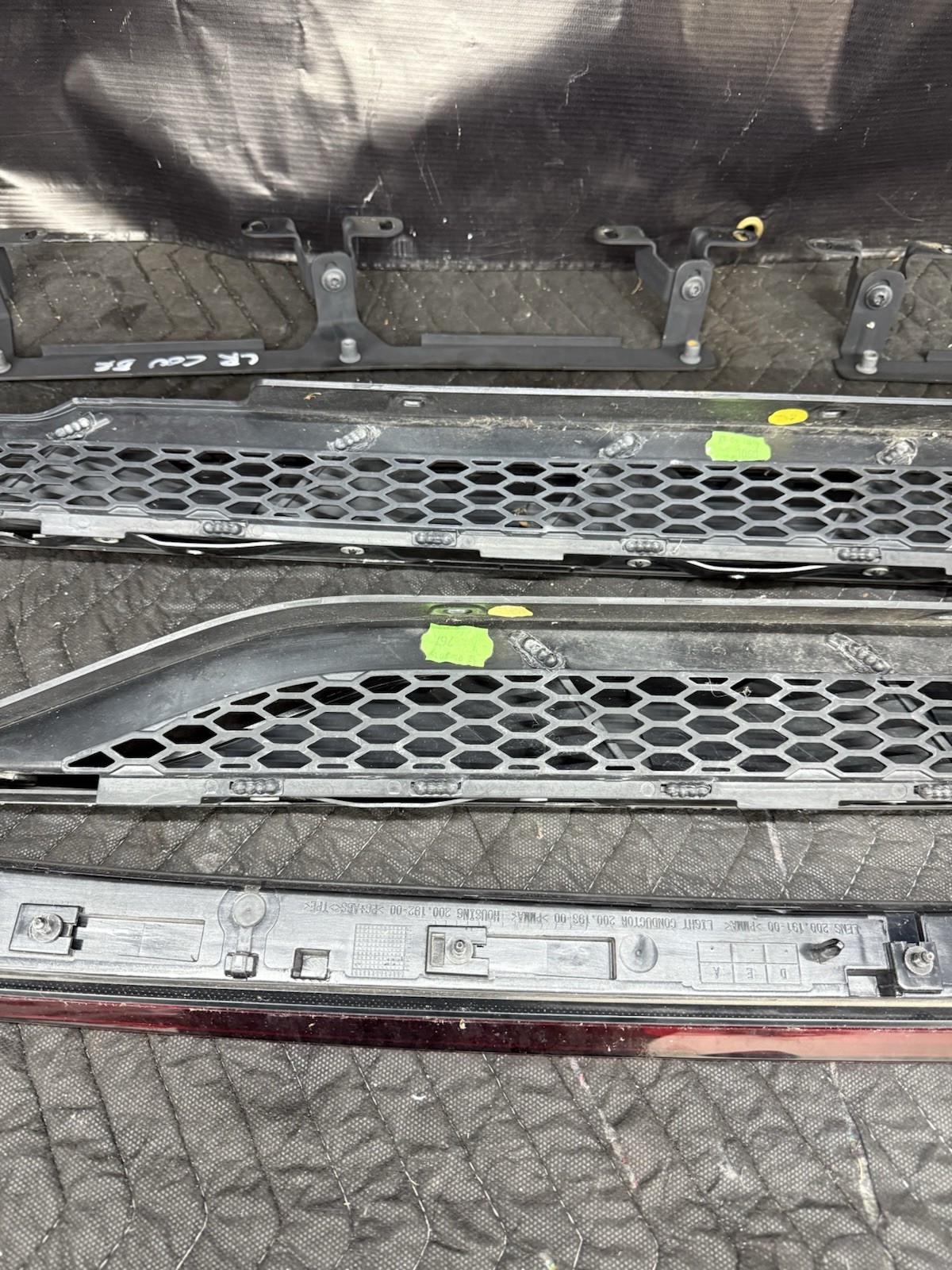 Audi R8 V10 Plus 4S Rear Air Guide Grille Cover Trim Panel 2017 - 2023 OEM Brake