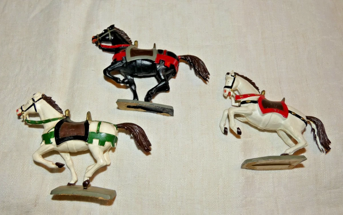 FIGURINE STARLUX MOYEN AGE CHEVAL MARRON PELOUSE CAVALIER ARGENT CAPE ROSE
