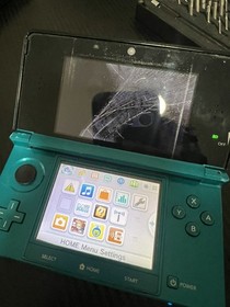 Nintendo 3DS Handheld System Aqua Blue (CHARGER PORT/SCREEN BROKEN) Parts/Repair