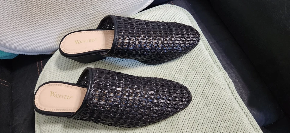 Wanted Woven Heeled Black Mule Sandals size 8.5 - Image 2 of 4