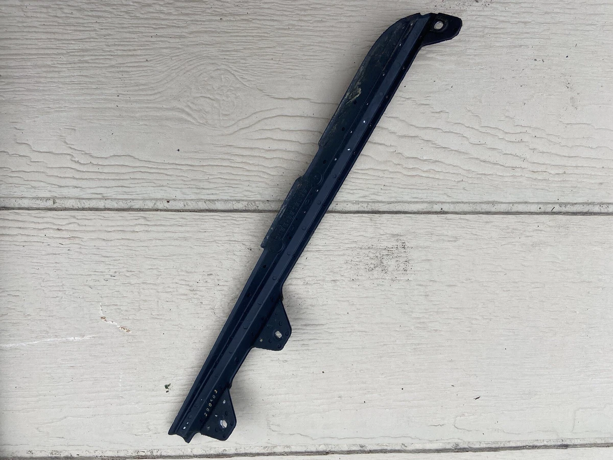 1407800192 LEFT SUNROOF SEAL W124 300E 300TE W126 300SE 350SDL  