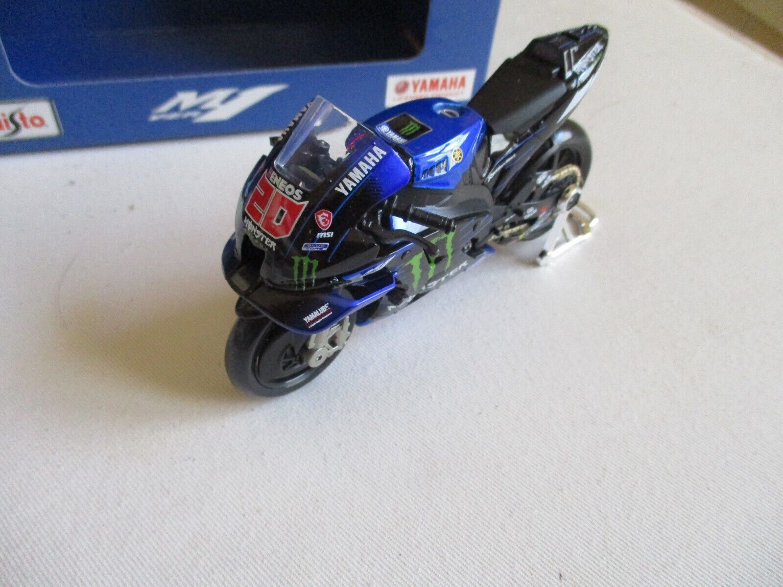 Miniatura moto de corrida Yamaha GO YZR-M1 GP Maisto motinha metal