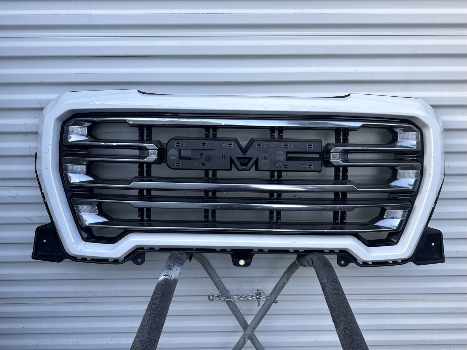 OEM 2019-2022 GMC SIERRA 1500 WHITE FRONT GRILLE GRILL 84699830❗️DMG