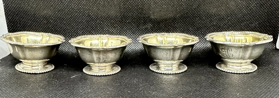 Tiffany & Co. Sterling Silver Gold Washed Salt Cellars Set of 4, 19th c. - Изображение 3 из 4