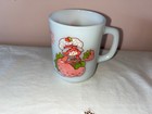 PRETTY VTG GLASS MUG 1980 STRAWBERRY SHORTCAKE American Greetings ANCHOR HOCKING — photo 1