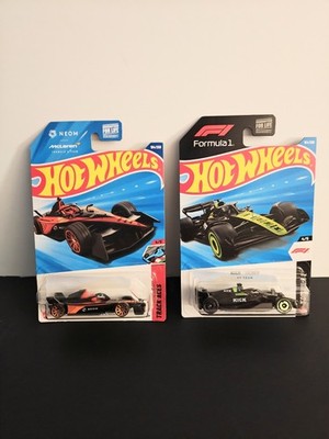 Hot Wheels 2025 Formula 1 Team Kick Sauber & McLaren Formula E Gen 3 Lot of 2