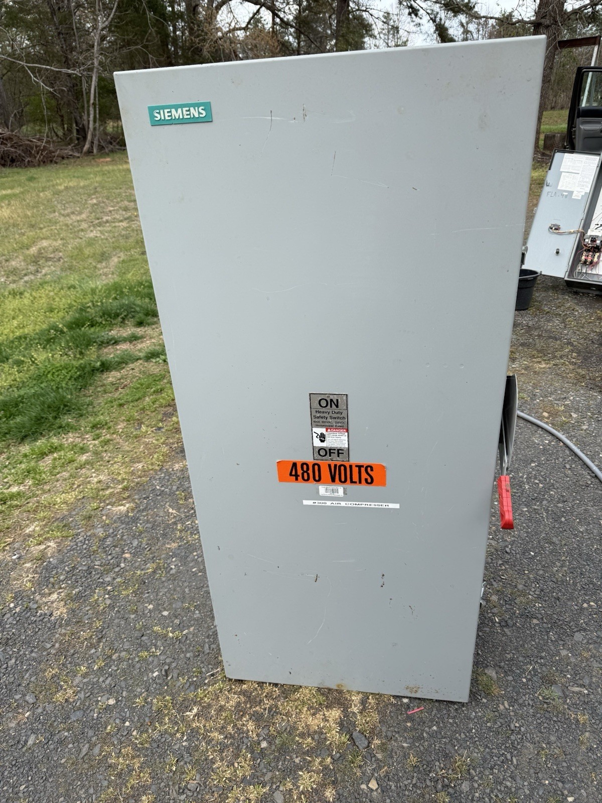 Siemens HF365 Disconnect 400 Amp 600 Volt 3P 3W Fusible Nema 1 Fused