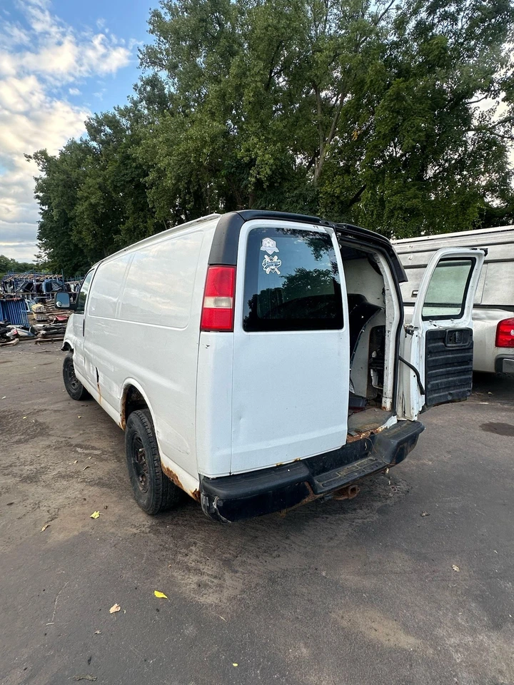 12 13 14 15 16 17 CHEVY EXPRESS 2500 Piezas Freno Antibloqueo Foto 3 de 4