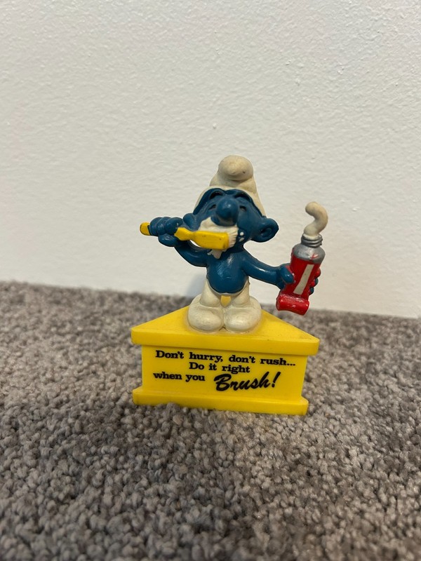 Vintage Schleich Smurf Bathroom Novelty Figure Don't Hurry Don't Rush Brush