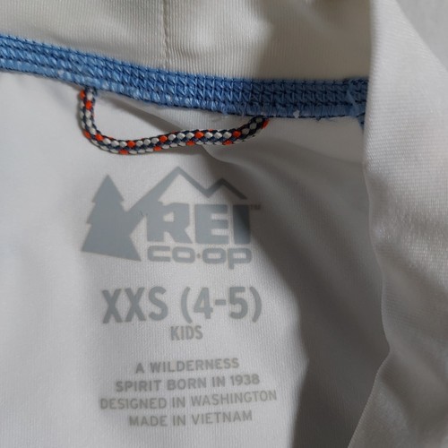 Boy's REI CO-OP Size XXS (4-5) White Graphic Logo Swim Long Sleeve Top - Picture 4 of 9