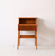 MidCentury Comodino danese con portariviste, design scandinavo vintage, 60s