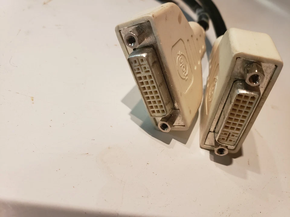 Molex Dual DVI Y Splitter Computer Cable - Image 2 of 3