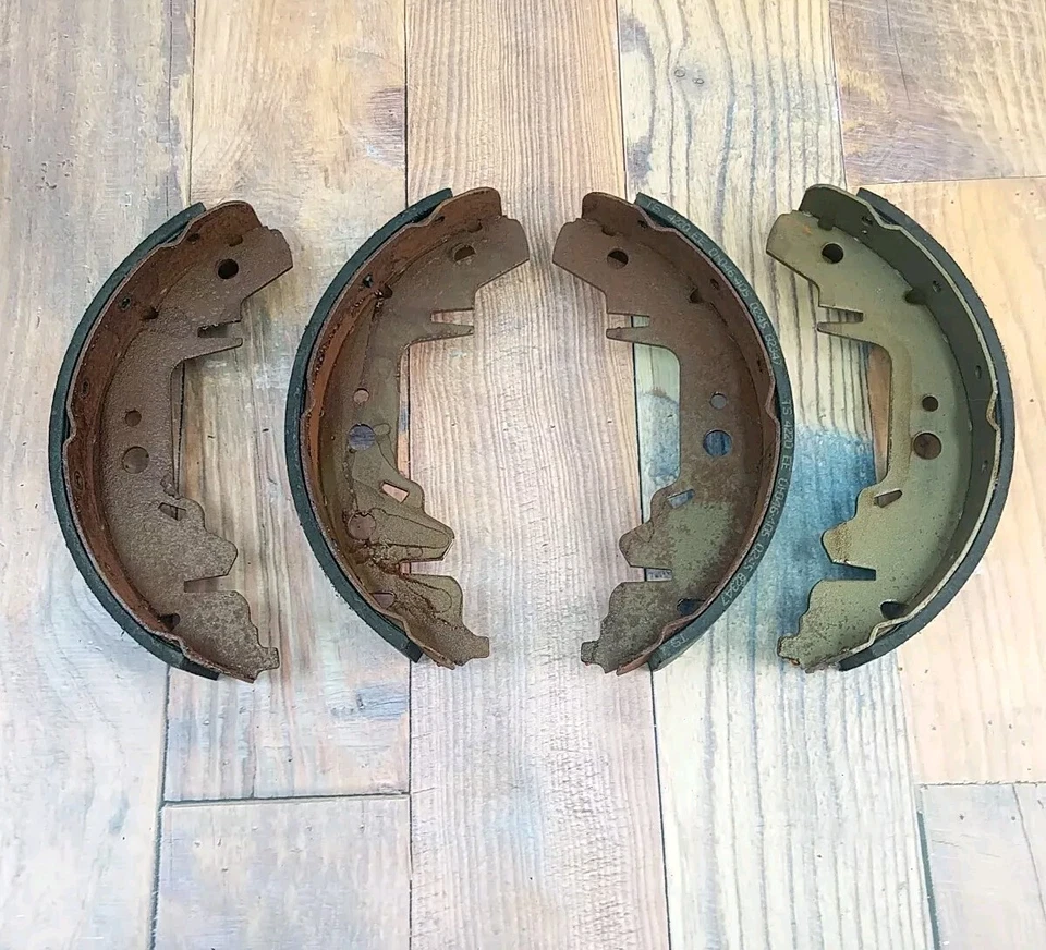 Zapatas de freno traseras Napa Trustop TS10703 para caravana Voyager Town and Country nuevas de stock Foto 2 de 4