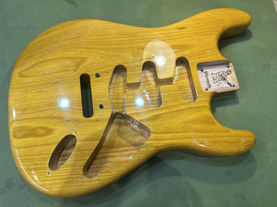 Warmoth Strat Body, Ash, clear yellow gloss