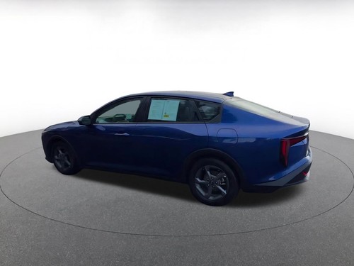 2025 Kia K4 LXS - Picture 9 of 40