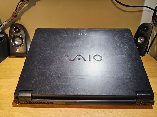 17" Sony Vaio VGN-AR61S Core 2 Duo Blu-Ray Big Screen Windows 10 Laptop - Picture 4 of 5