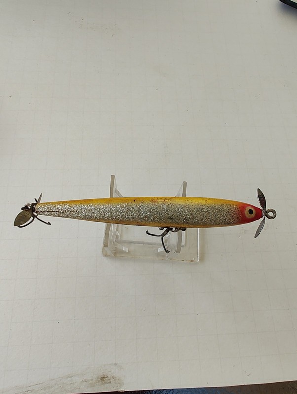 #847 VINTAGE HEDDON SURFACE COBRA FISHING LURE 9960 Y YELLOW - 5"