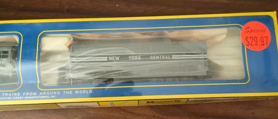 AHM #5095 HO New York Central Streamlined Hudson 4-6-4 Steam Engine #5446 NOS! - Image 3 of 4