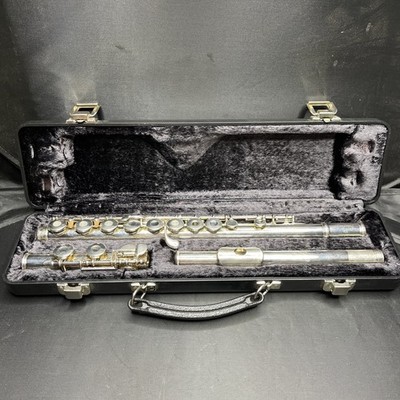 Armstrong 105 Silver Plated Student Flute w Case 