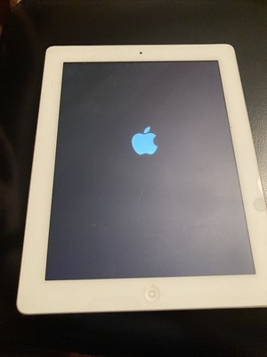 Silver Apple iPad MD513LL/A 13.05 GB Capacity Used Great Condition Version 10.3