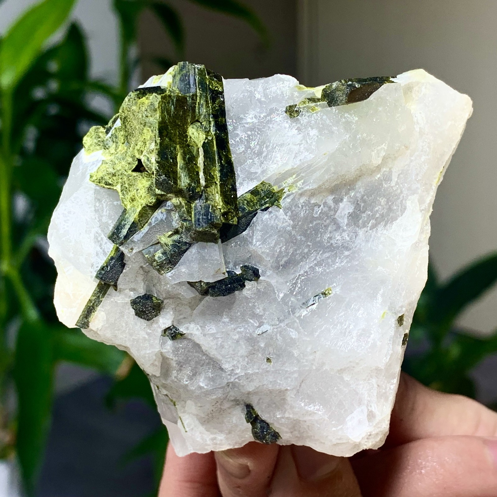 350G Natural green tourmaline quartz crystal cluster mineral specimen