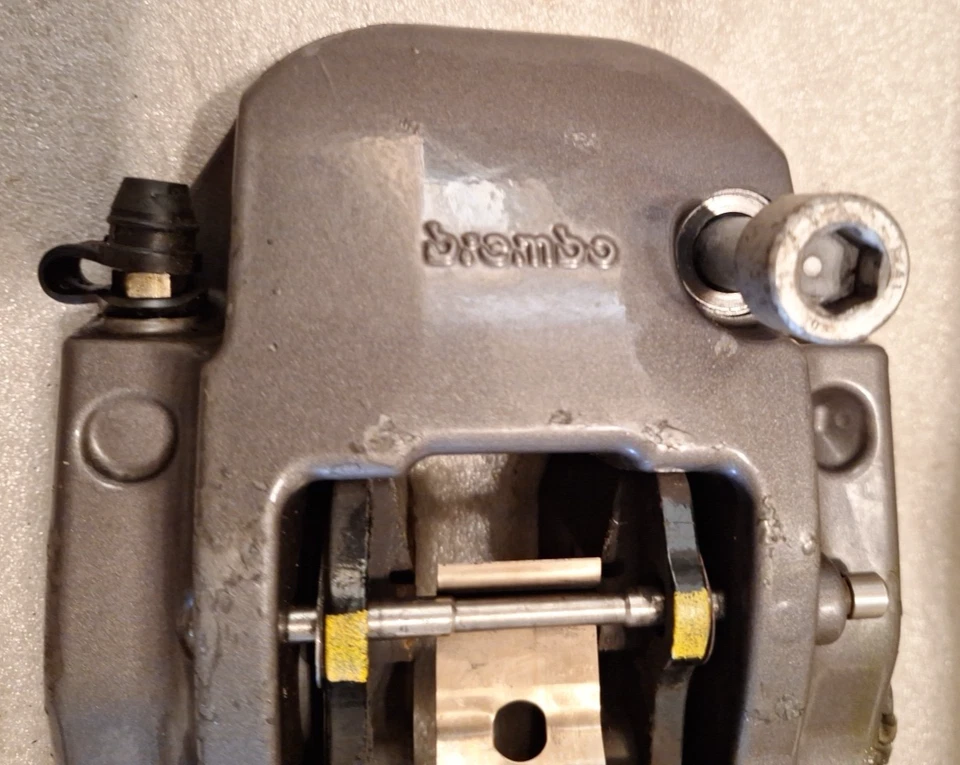 PINZA FRENO TRASERO DERECHO ASTON MARTIN DB9 Foto 2 de 4