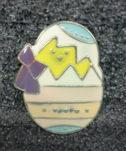 Easter Pastel Egg Baby Chick Popping Out of Egg Spring Pin Broach - Picture 1 of 7