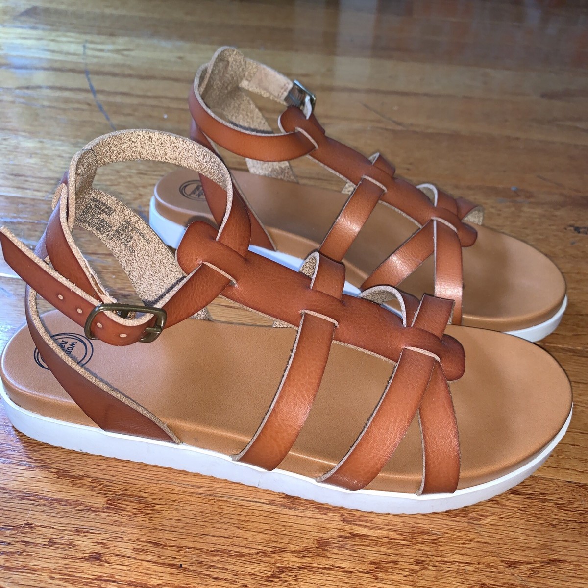 GIRLS WONDER NATION BROWN GLADIATOR SANDALS SIZE Lightly Loved