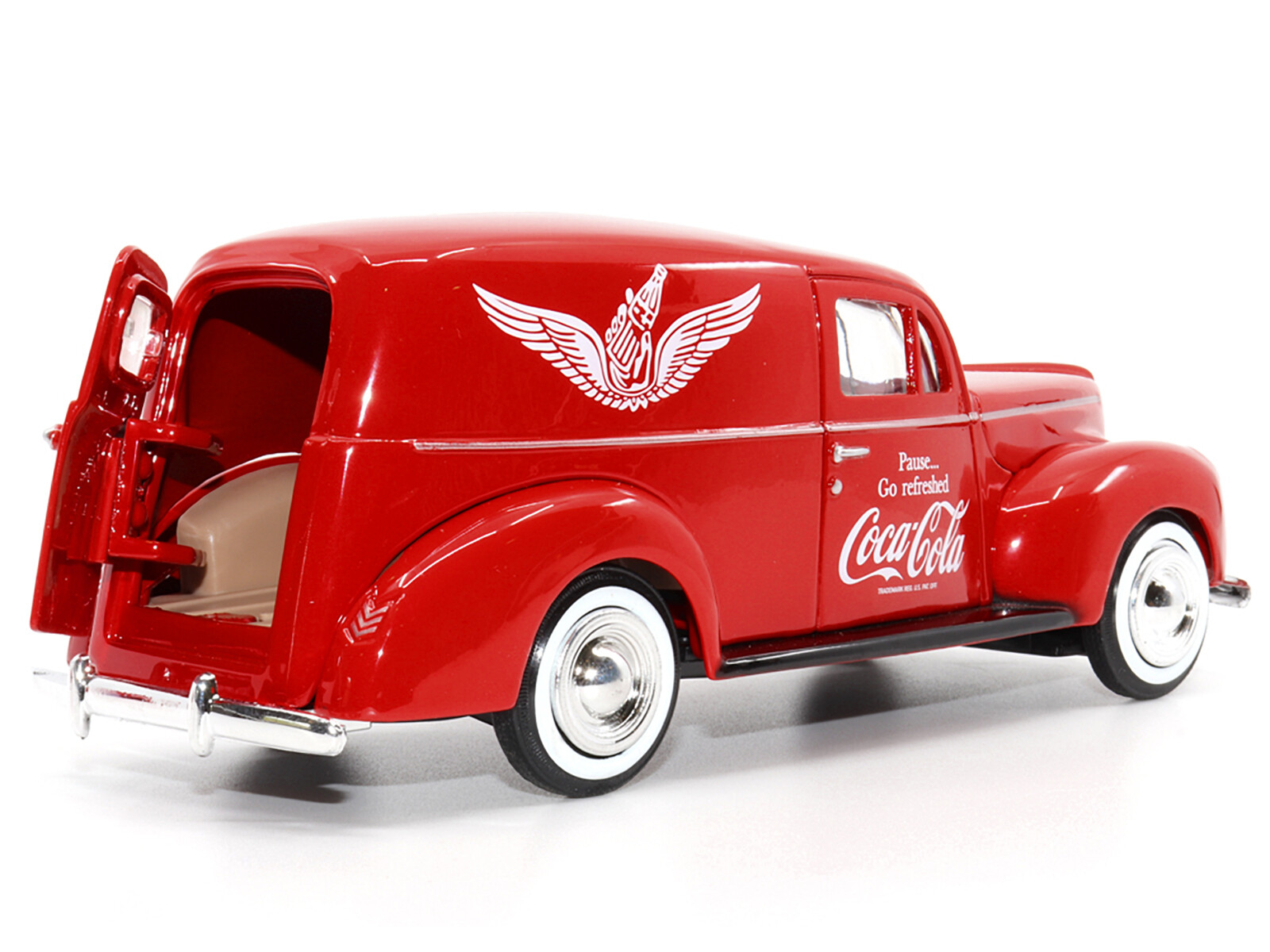 1940 Ford Sedan Cargo Van Red Coca-Cola 1/24 Model Motor City Classics 424195