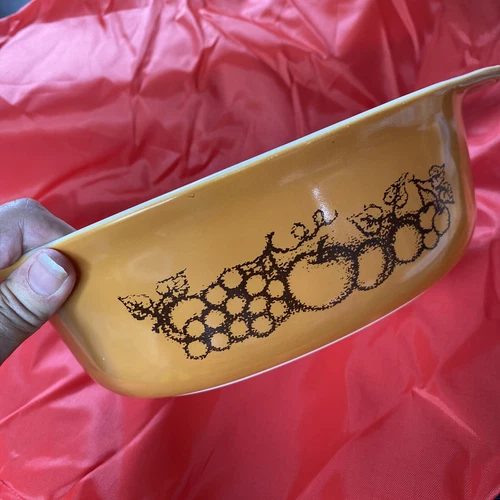 Pyrex Old Orchard 1 1/2 Quart Ovenware Oval Casserole Dish No Lid Vintage