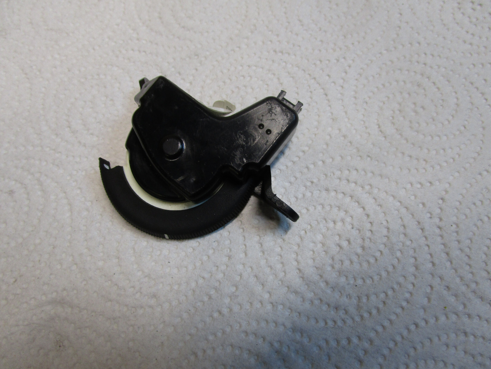 Ferrari 458 - RH Right Vent Control - P/N 82893500